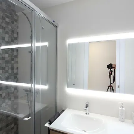 5 Senses Apartment